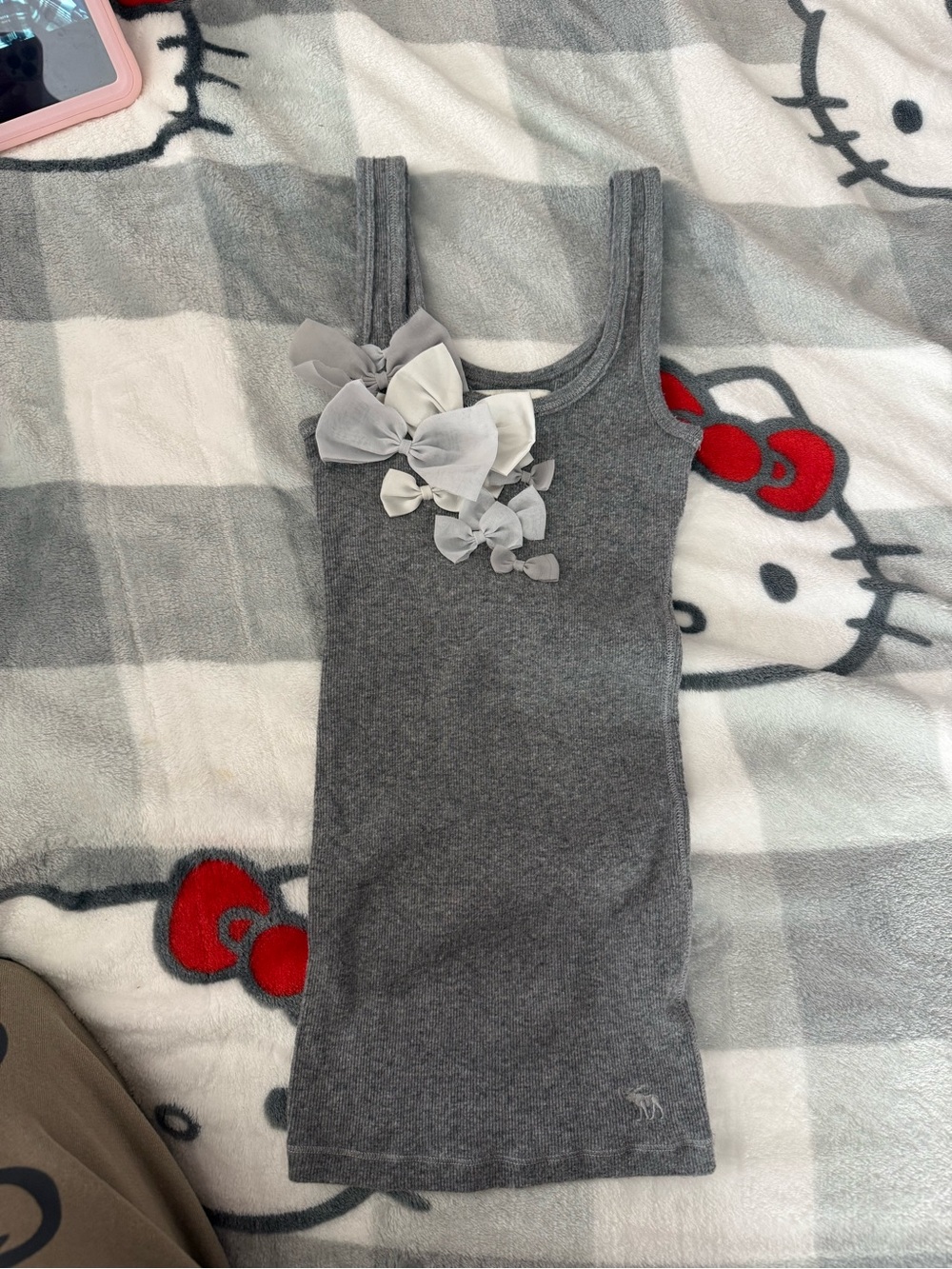 Vintage Abercrombie & Fitch Grey Tank with White Floral Appliqués